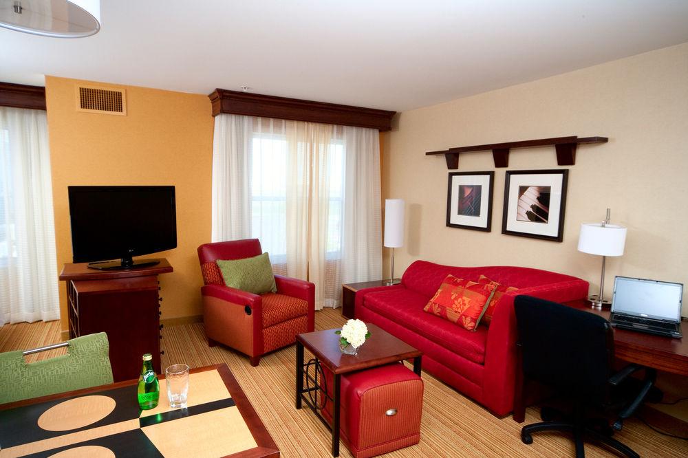 By Marriott Auburn