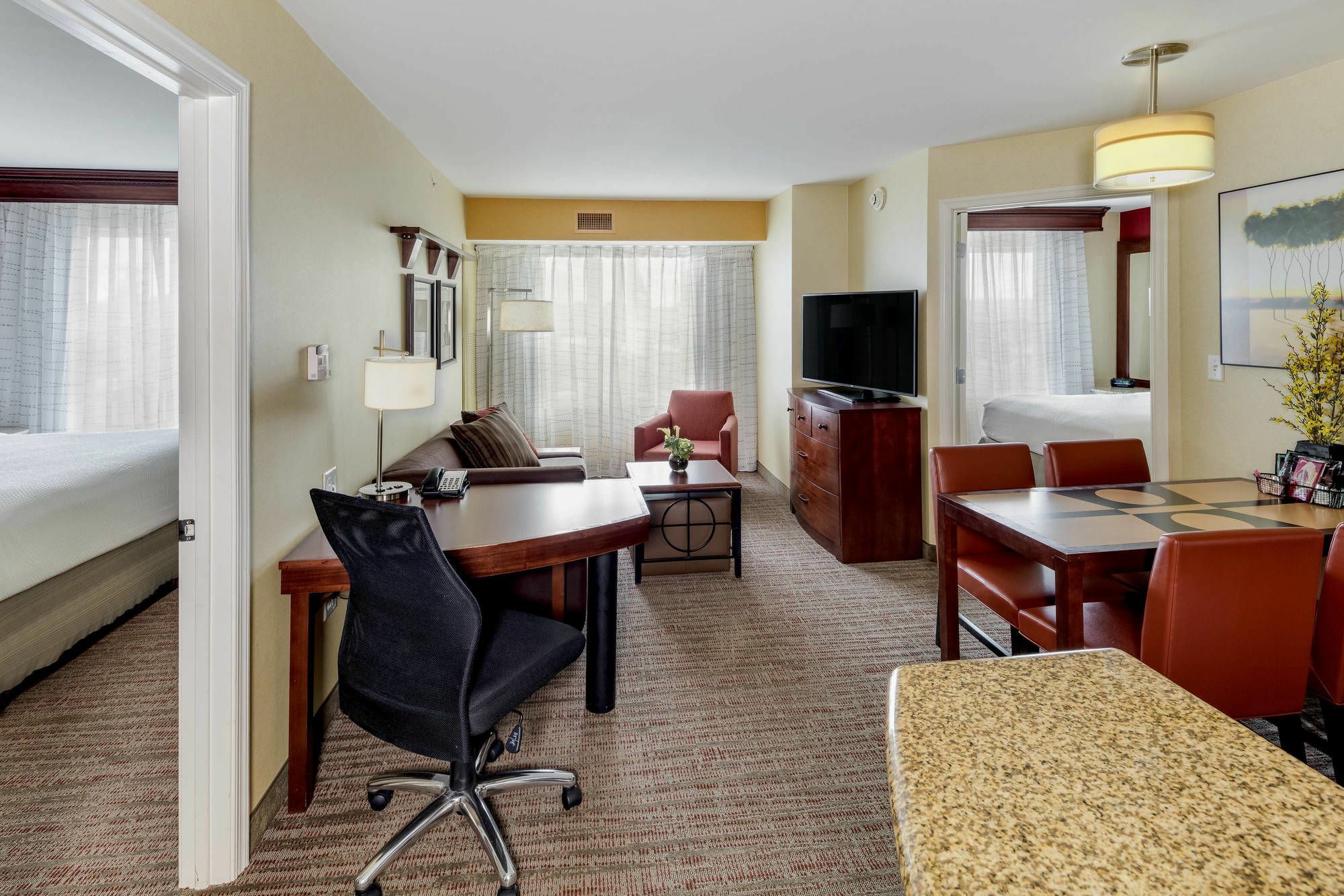 Hotel By Marriott